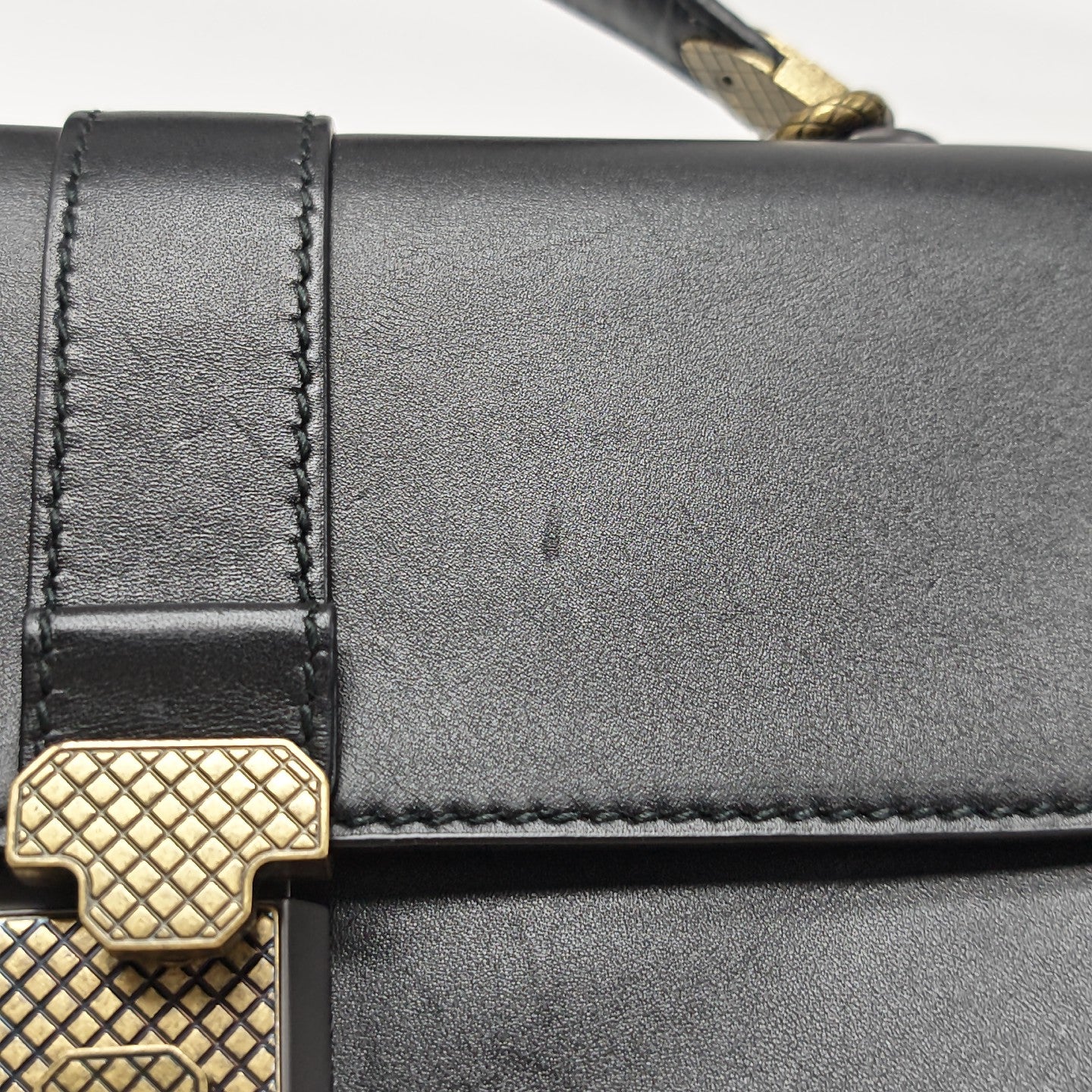 Piazza Medium Calfskin Black