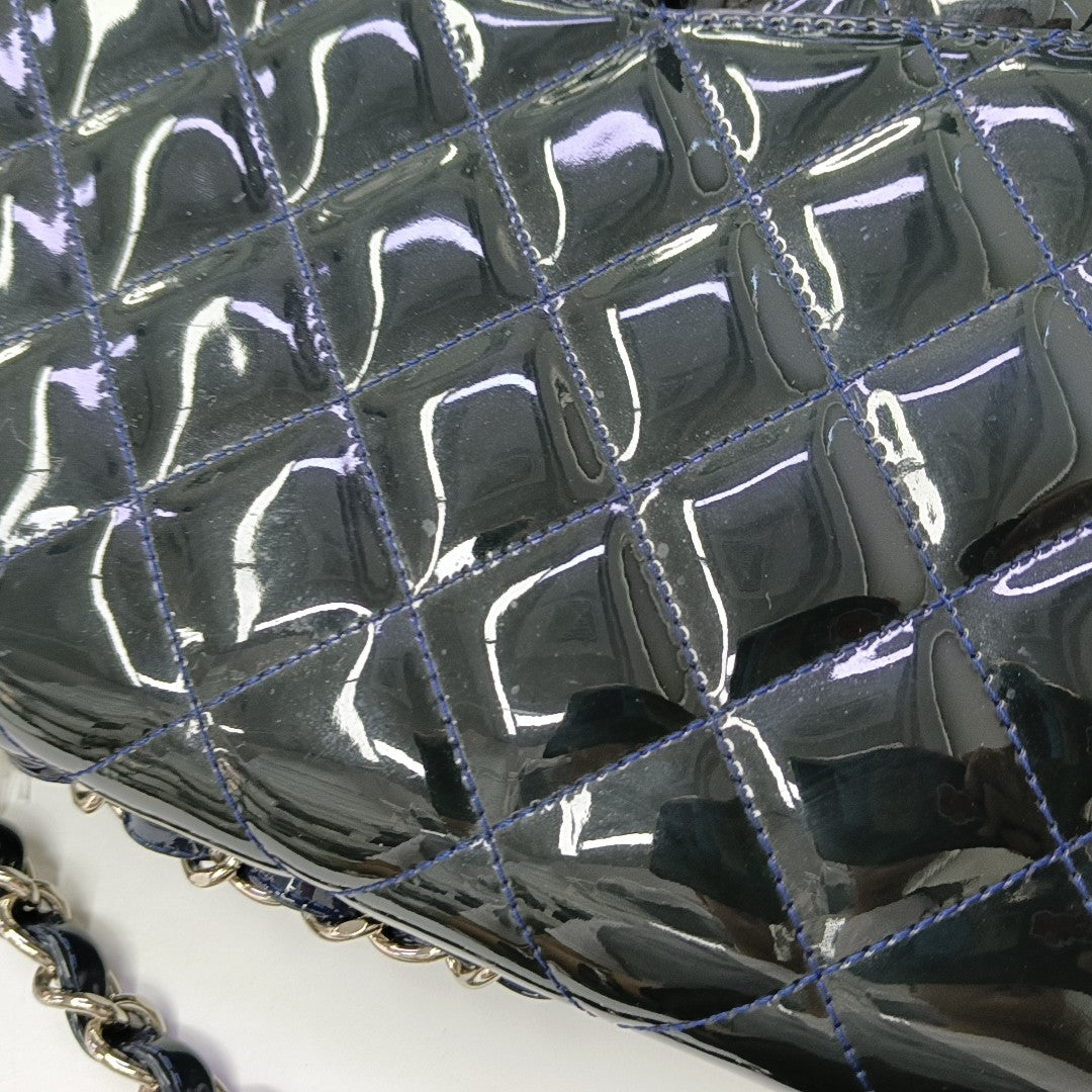 CLASSIC FLAP Jumbo Quilted Patent Leather Blue