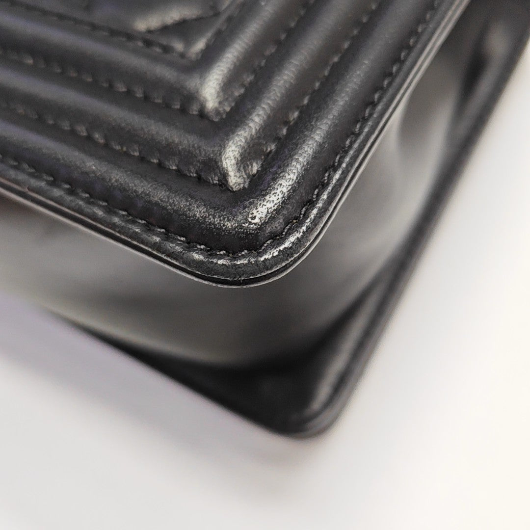 BOY CHANEL Medium Quilted Lambskin Black