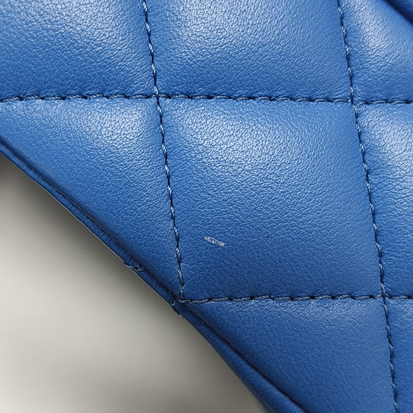CLASSIC FLAP Medium Quilted Lambskin Blue