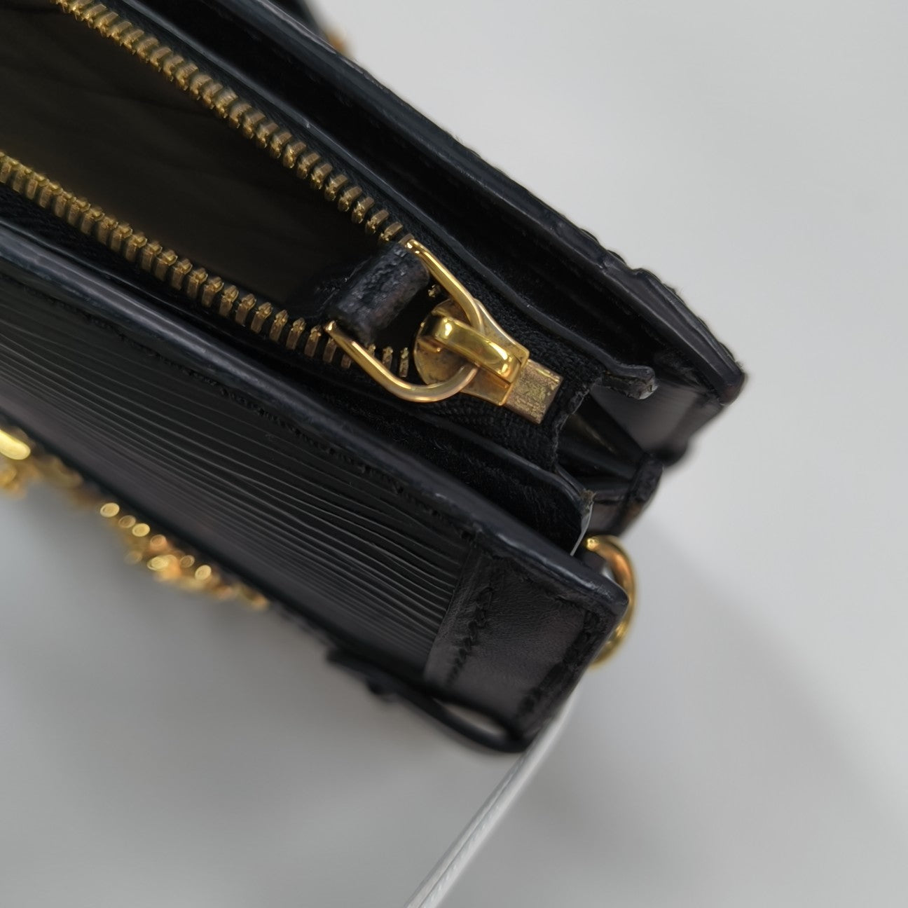 TRUNK Epi Black