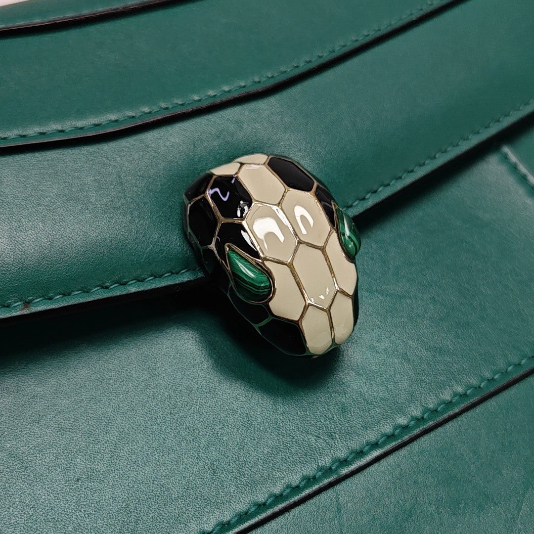 SERPENTI FOREVER Medium Calfskin Green