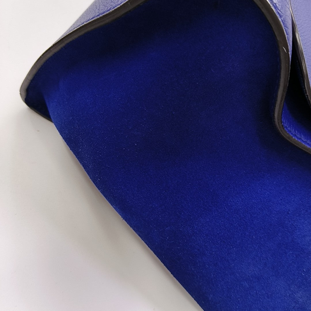 TRAPEZE Medium Calfskin Blue