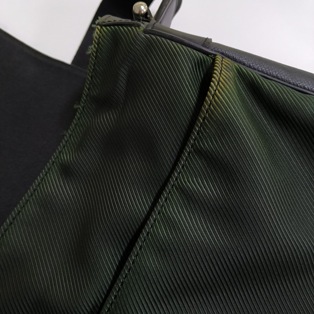 VIKTOR Calfskin Black