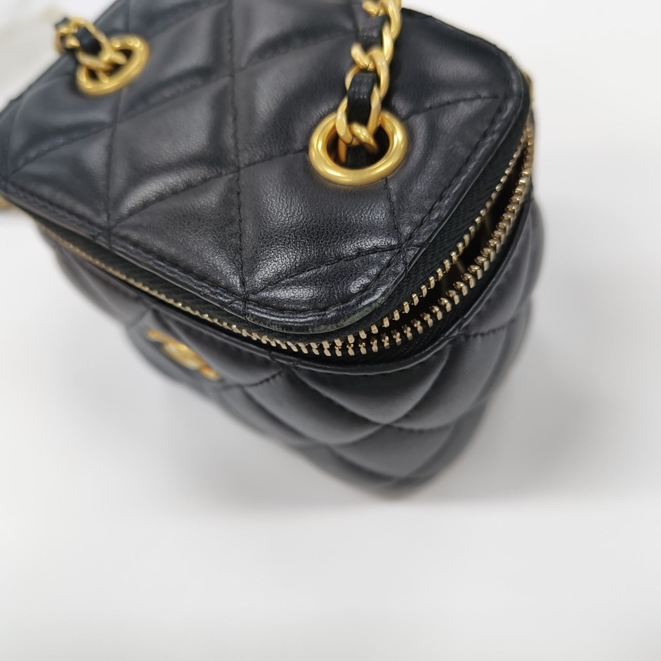 VANITY CASE Mini Quilted Lambskin Black