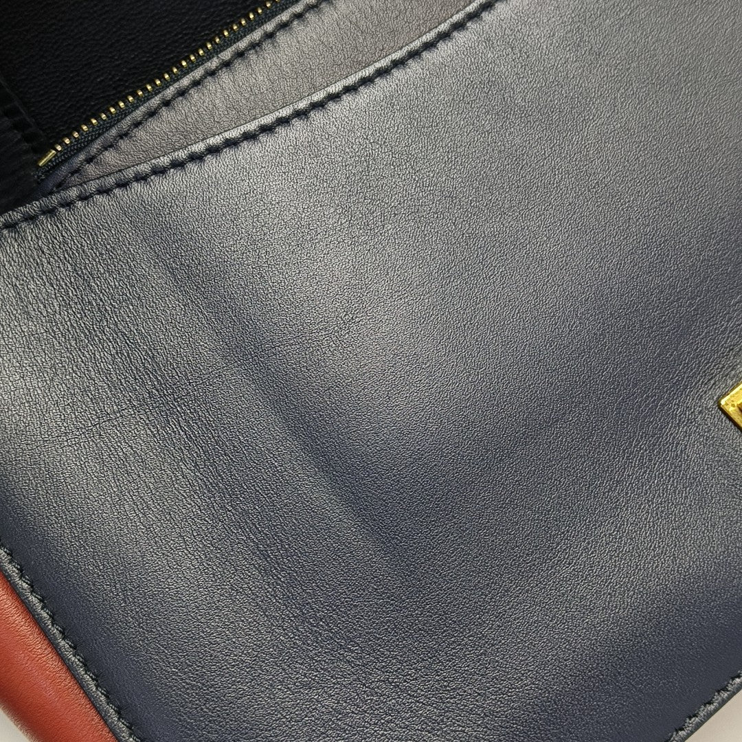 FRAME Medium Calfskin Blue