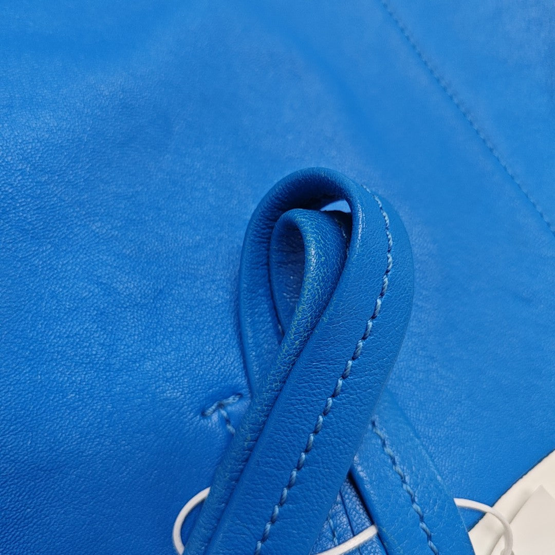 VERTICAL CABAS Medium Calfskin Blue