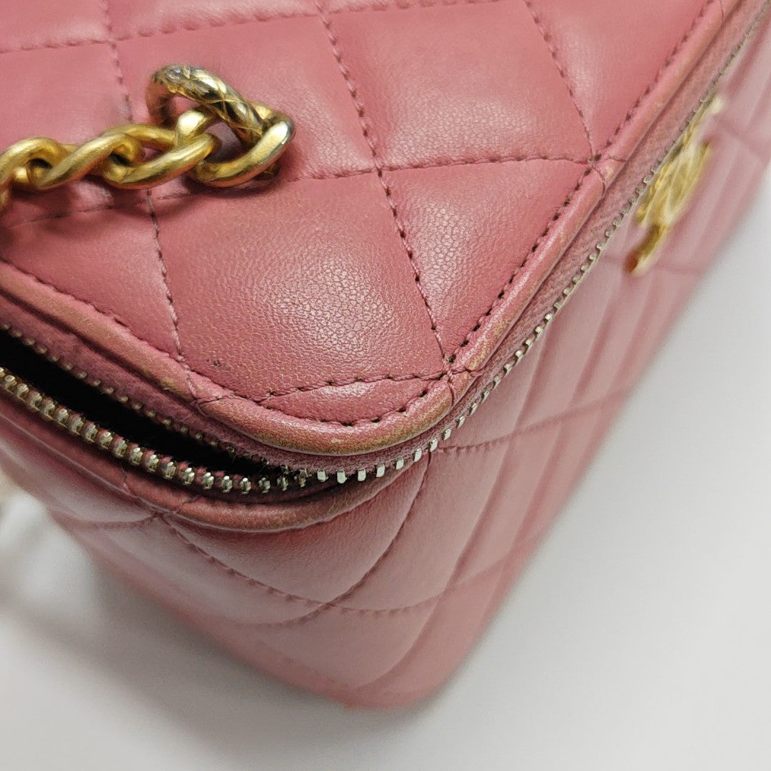 VANITY CASE Small Quilted Lambskin Pink