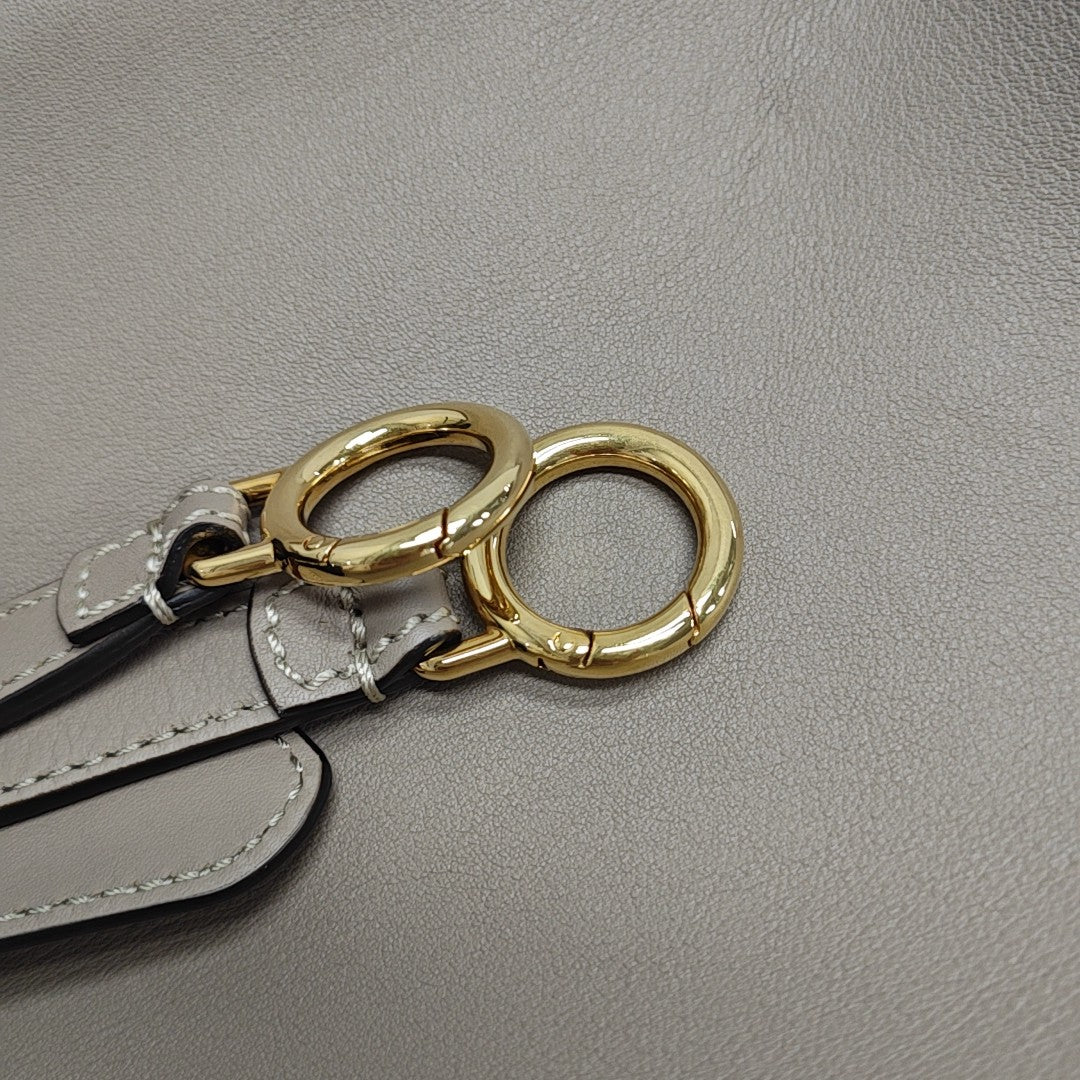 Peekaboo Medium Calfskin Beige
