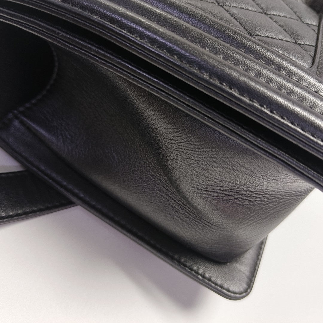 BOY CHANEL Medium Quilted Calfskin Black