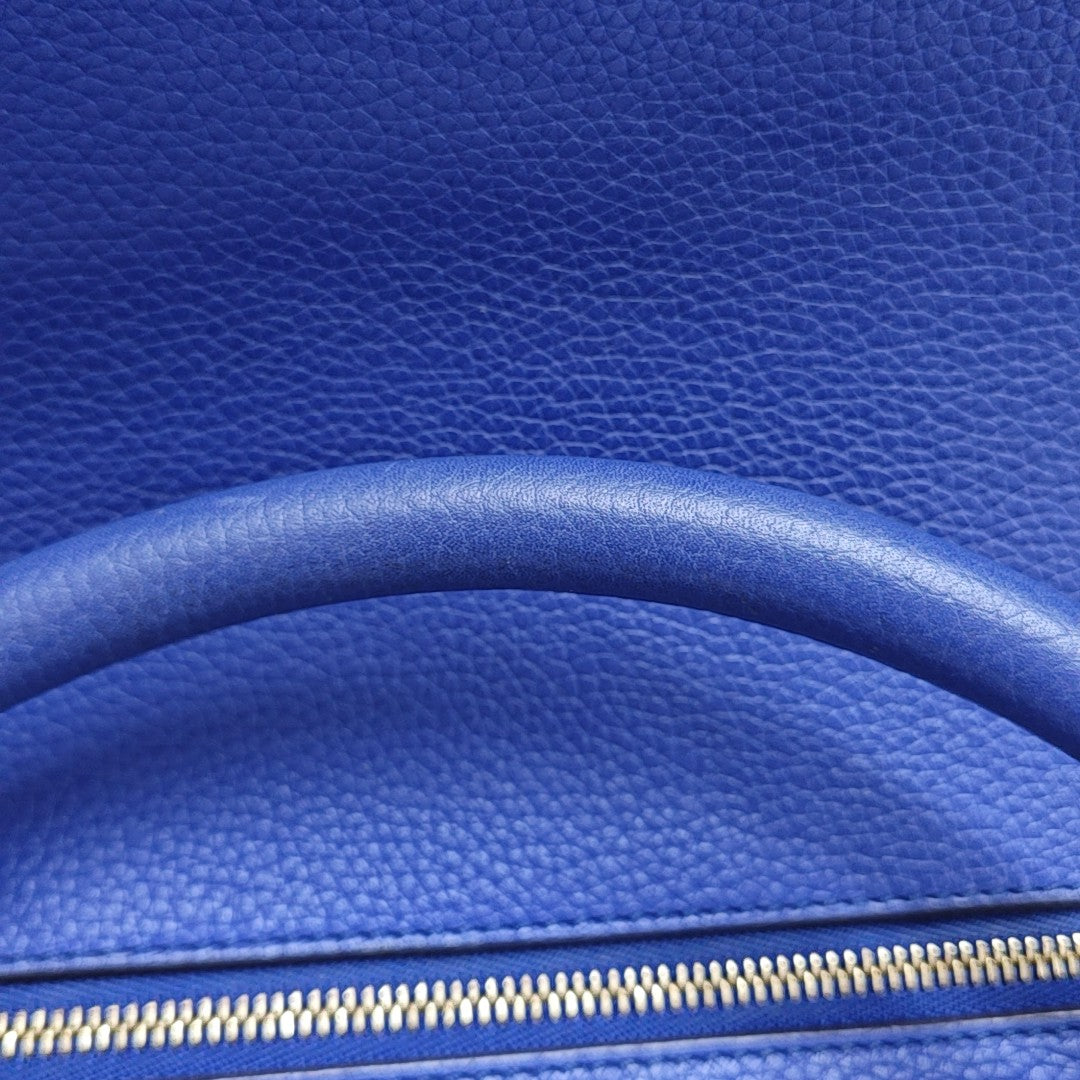 TRAPEZE Medium Calfskin Blue
