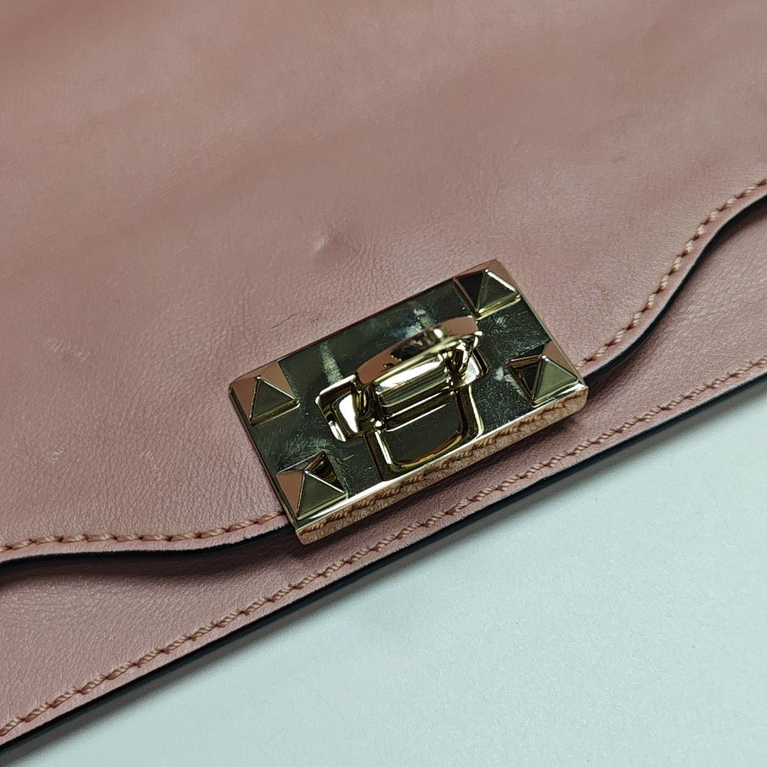 Rockstud Medium Leather Pink