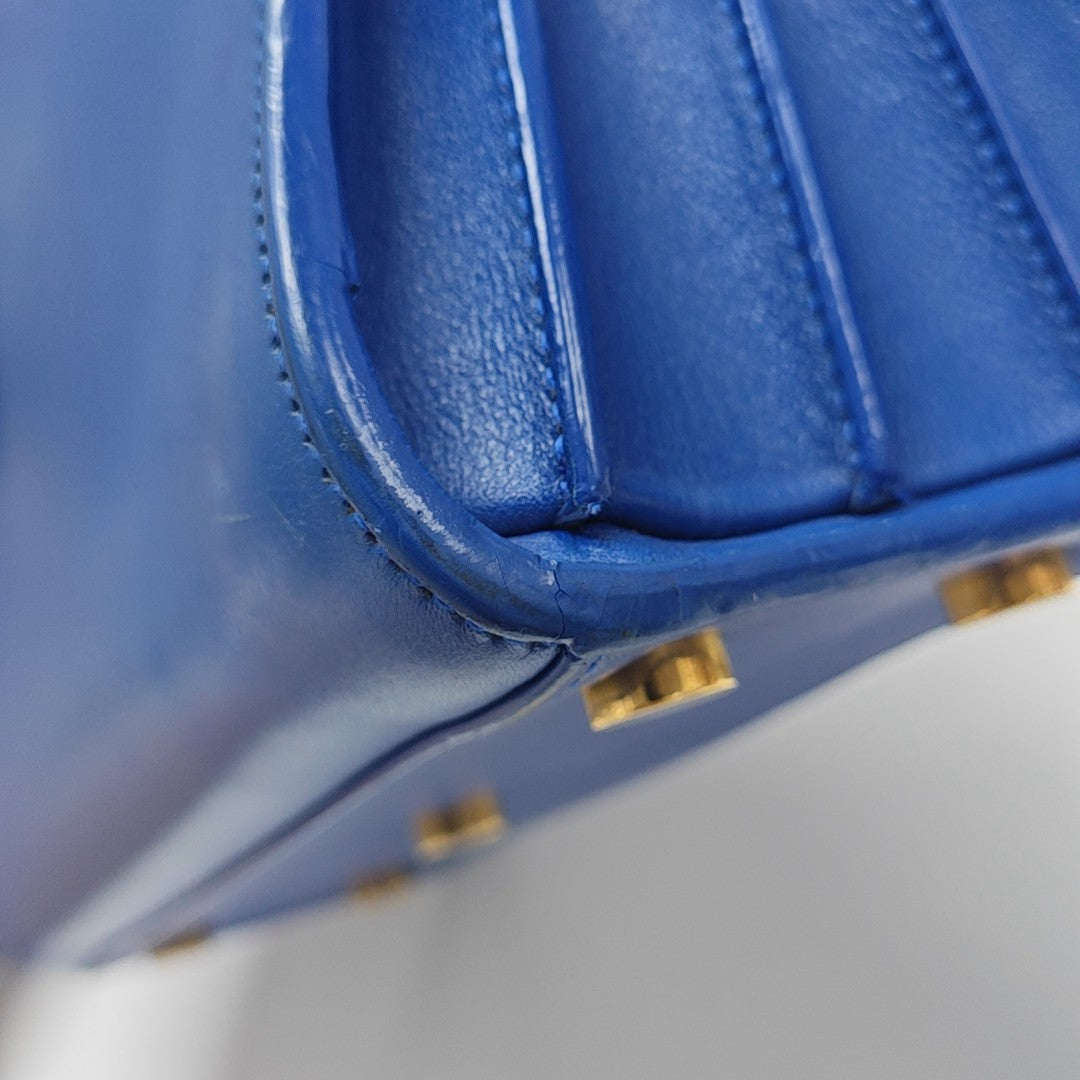 SAC DE JOUR Nano Calfskin Blue