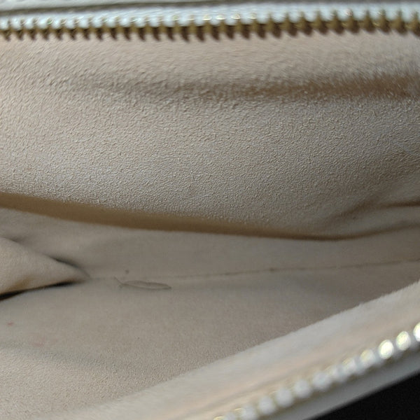 Authenticated pre-owned  Horsebit 1955 Small Calfskin White - Shoulder Bag at Looply