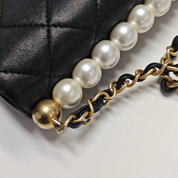 CLASSIC VERTICAL PEARL Medium Quilted Lambskin Black