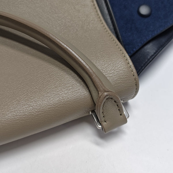 TRAPEZE Medium Calfskin Black