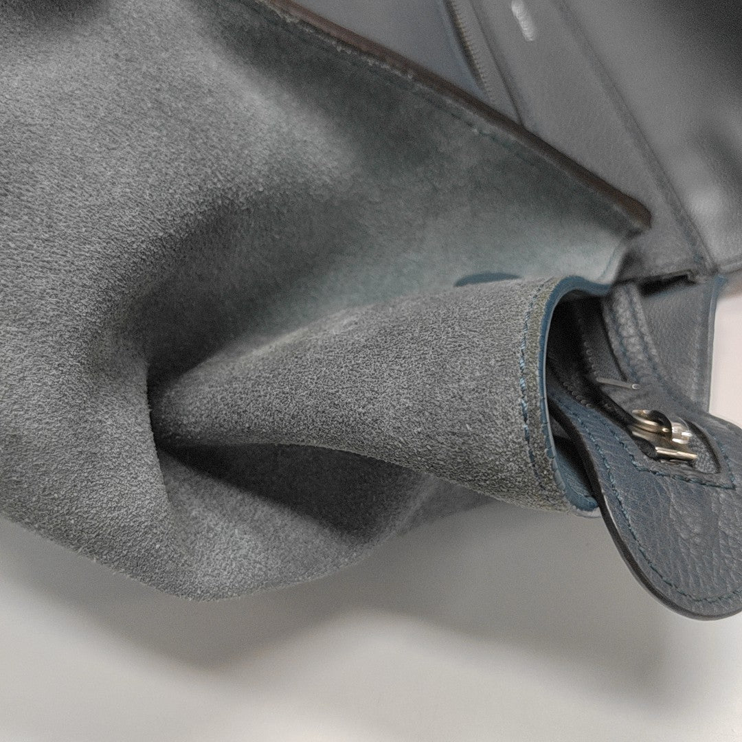 TRAPEZE Medium Calfskin Blue