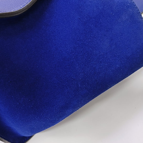 TRAPEZE Medium Calfskin Blue