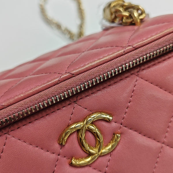 VANITY CASE Small Quilted Lambskin Pink