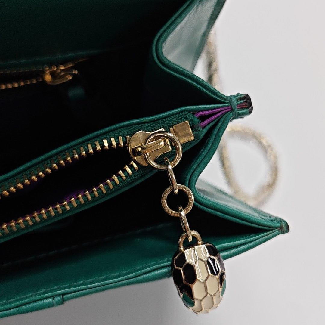 SERPENTI FOREVER Medium Calfskin Green