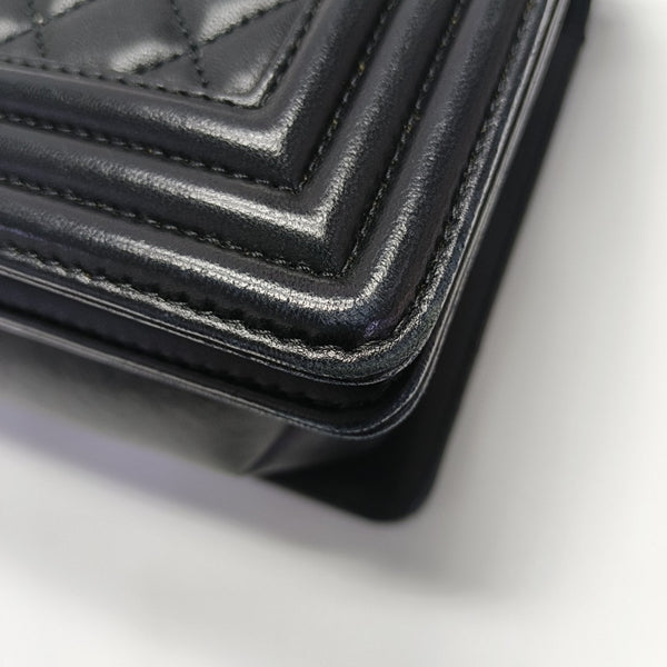BOY CHANEL Medium Quilted Calfskin Black