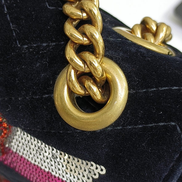 Authenticated pre-owned  GG Marmont Medium Quilted Velvet Black - Shoulder Bag at Looply