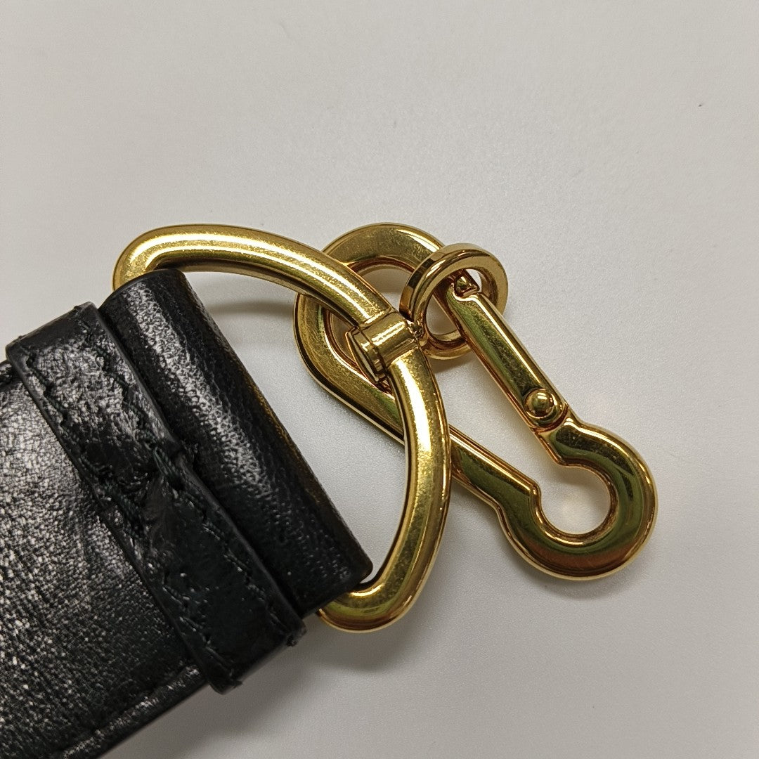 Authenticated pre-owned  30 Montaigne Calfskin Black - Shoulder Bag at Looply