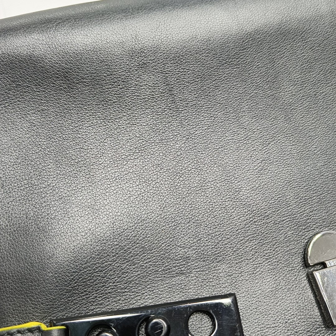 Tempête Medium Calfskin Black