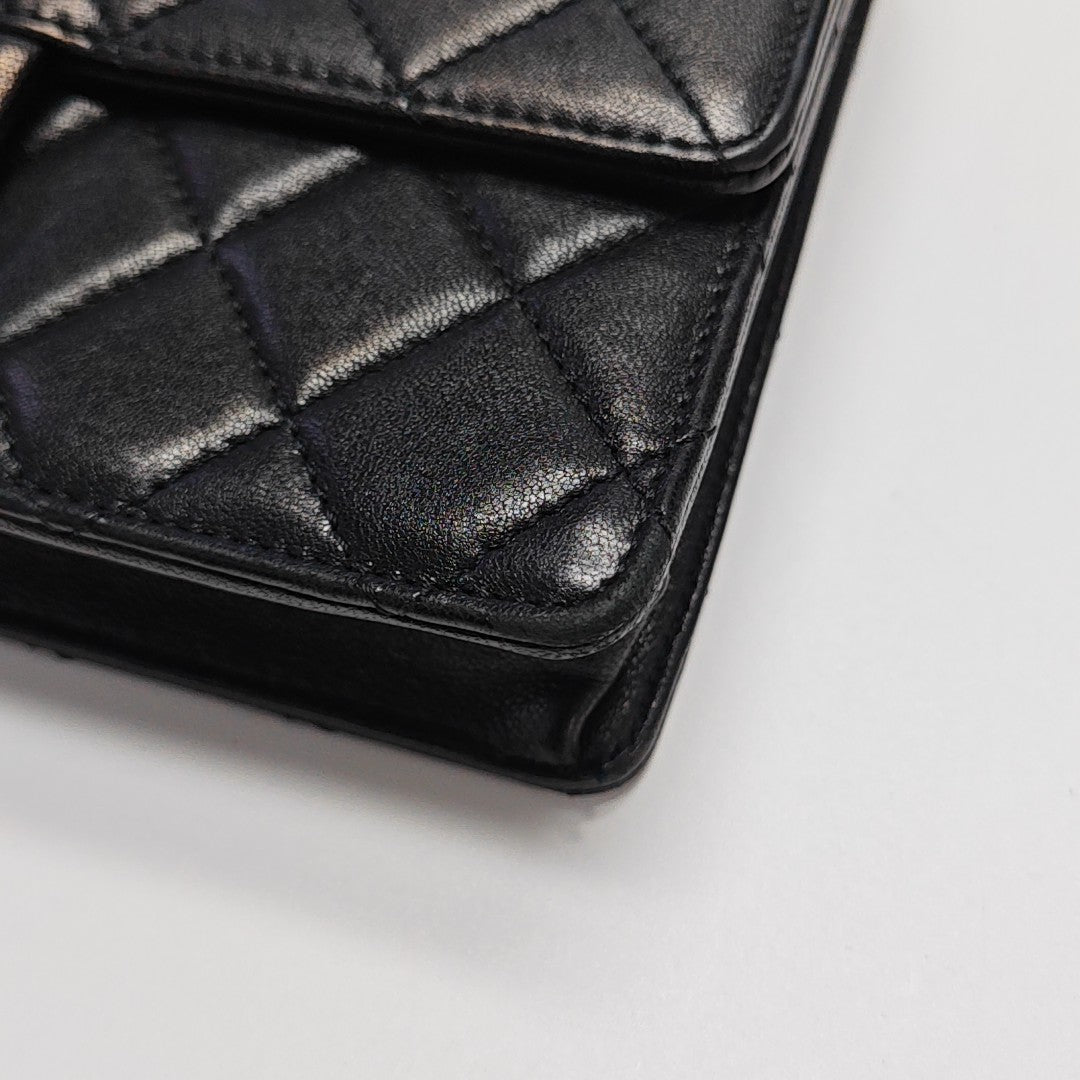 CLASSIC VERTICAL PEARL Medium Quilted Lambskin Black