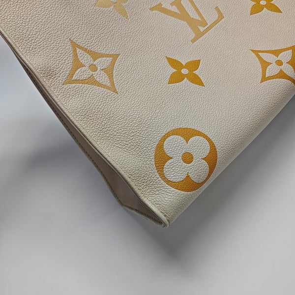 ONTHEGO MM Monogram Calfskin Beige