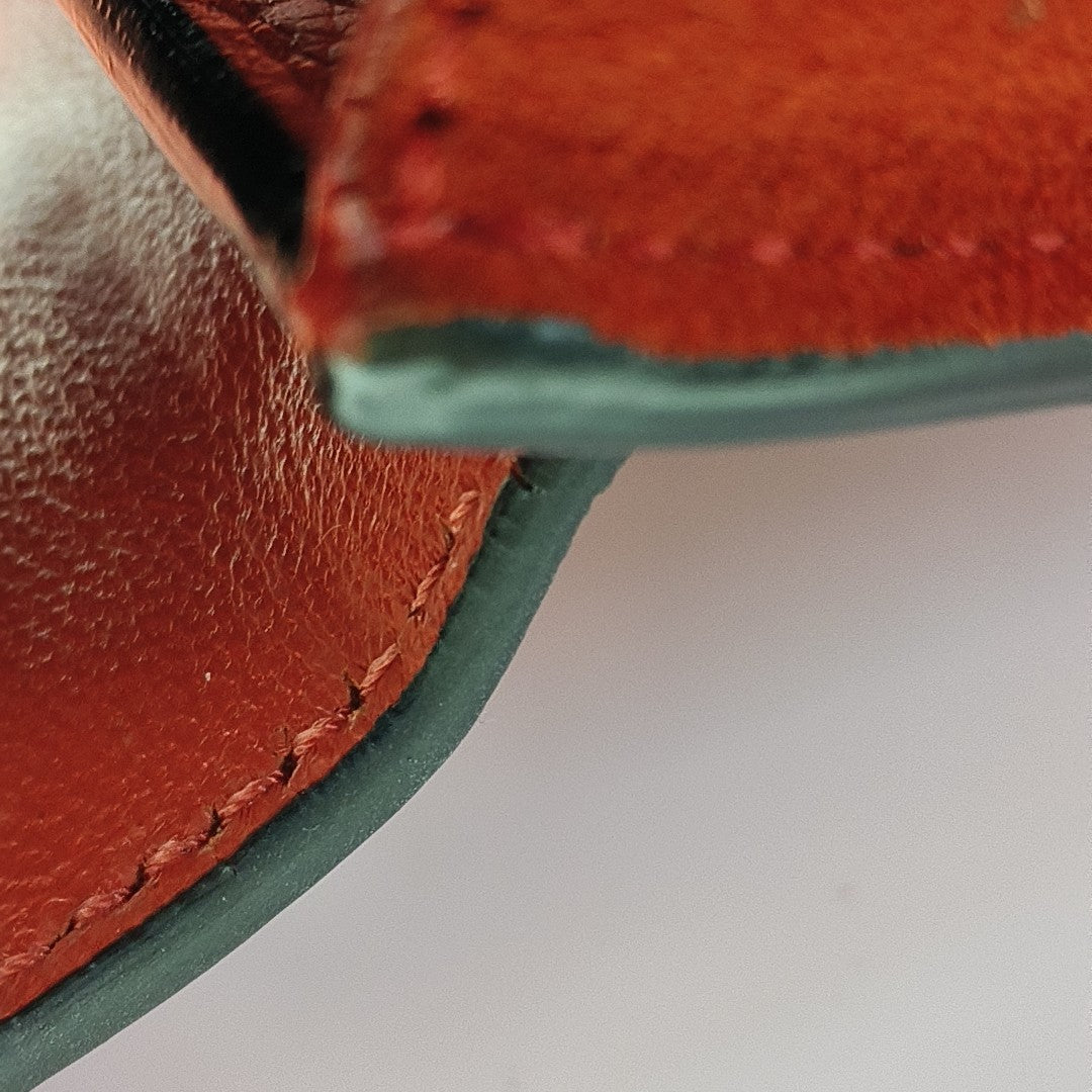 TRAPEZE Medium Calfskin Red