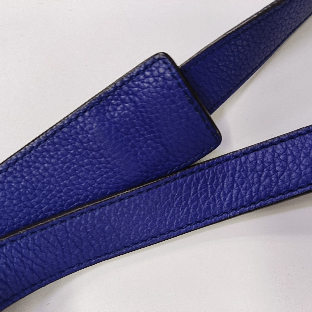 TRAPEZE Medium Calfskin Blue