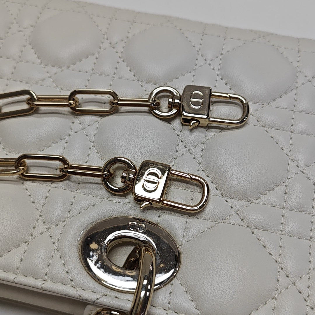 Lady D-Joy Medium Cannage Lambskin White
