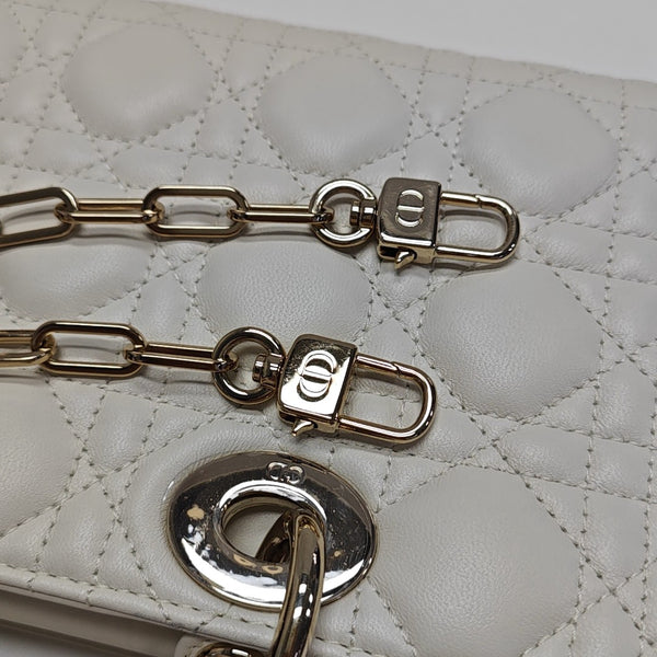 Lady D-Joy Medium Cannage Lambskin White