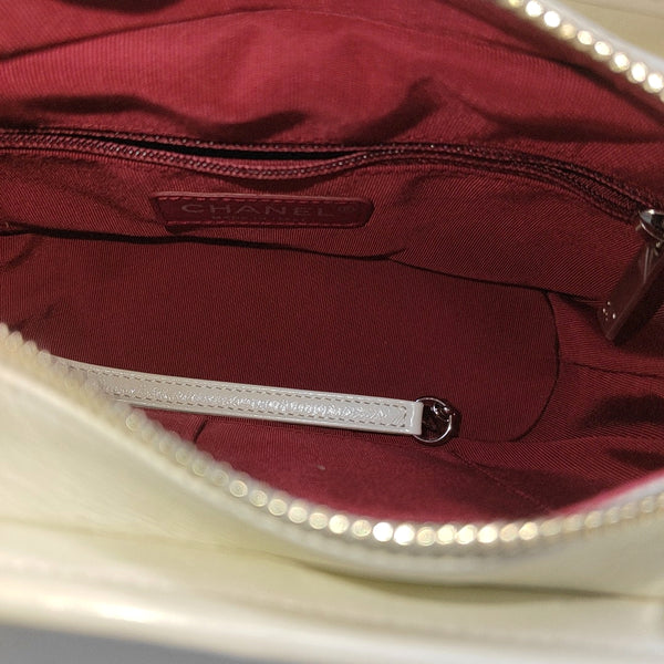 Authenticated pre-owned  Gabrielle Small Quilted Vintage Calf White - Shoulder Bag at Looply