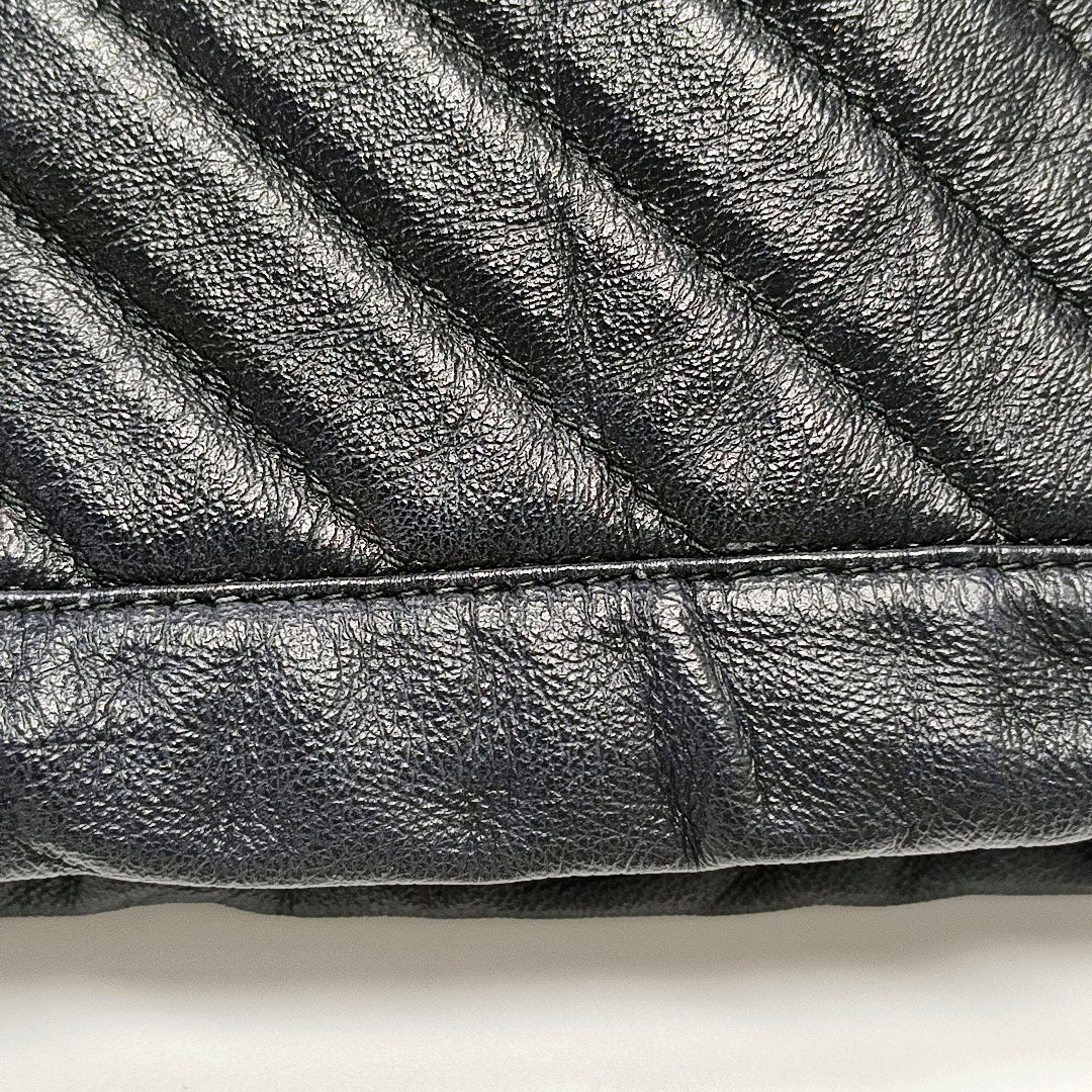 Authenticated pre-owned  GG Marmont Mini Calfskin Black - Shoulder Bag at Looply