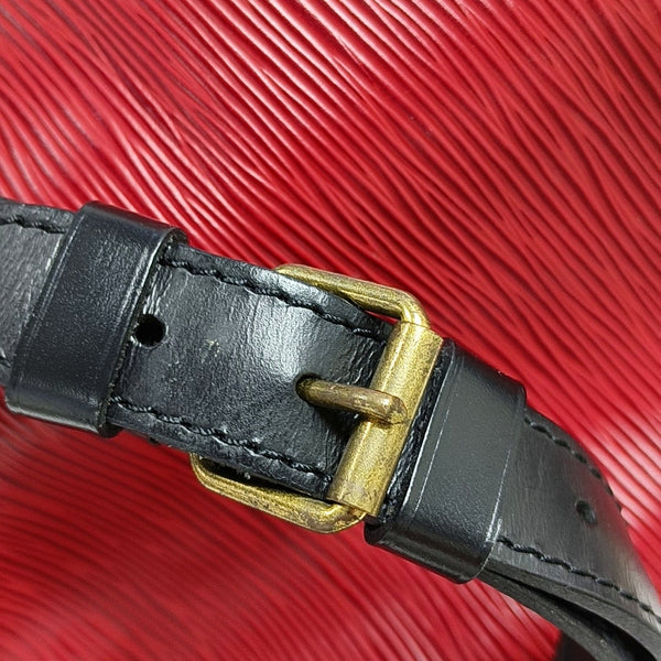 Authenticated pre-owned  Néonoé PM Epi Red - Shoulder Bag at Looply