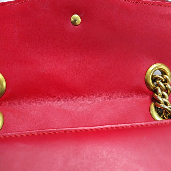 Authenticated pre-owned  GG Marmont Small Calfskin Red - Shoulder Bag at Looply