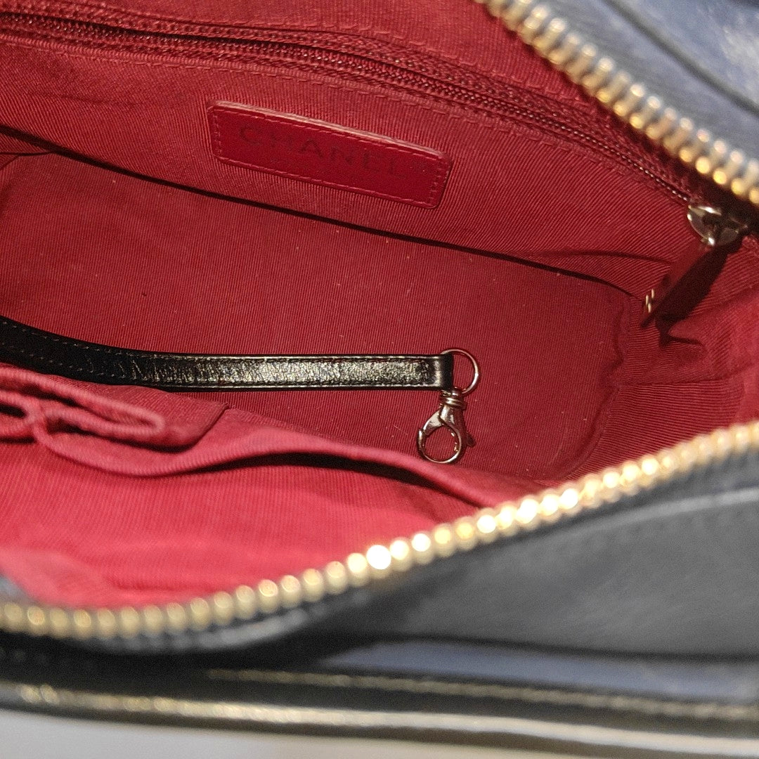 Authenticated pre-owned  Gabrielle Quilted Calfskin Blue - Shoulder Bag at Looply