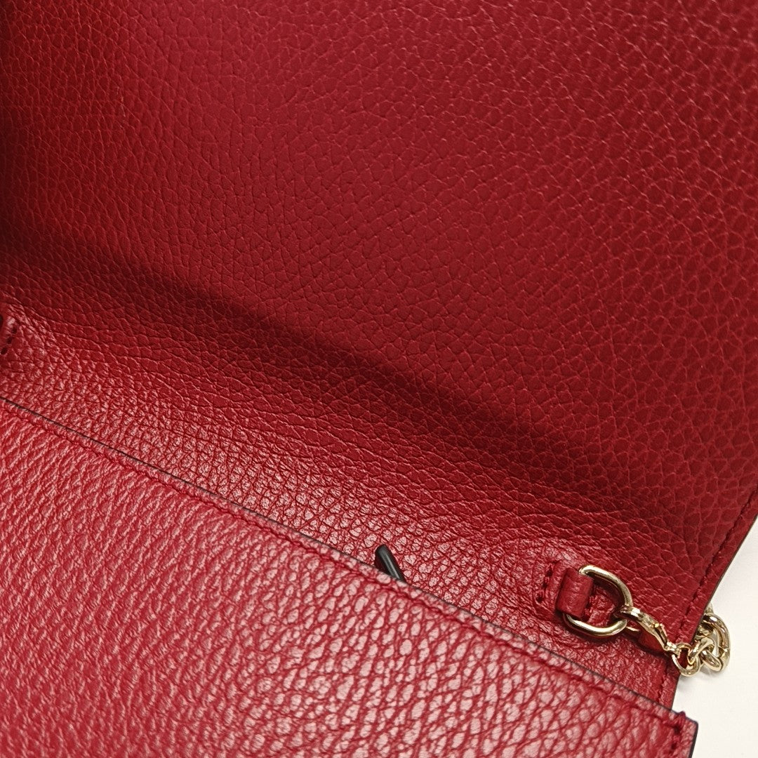 Authenticated pre-owned  GG Marmont Calfskin Red - Crossbody Bag at Looply