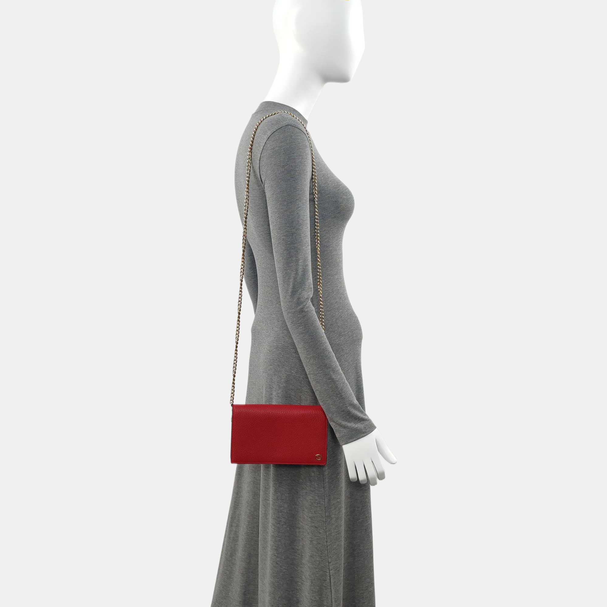 Authenticated pre-owned  GG Marmont Calfskin Red - Crossbody Bag at Looply