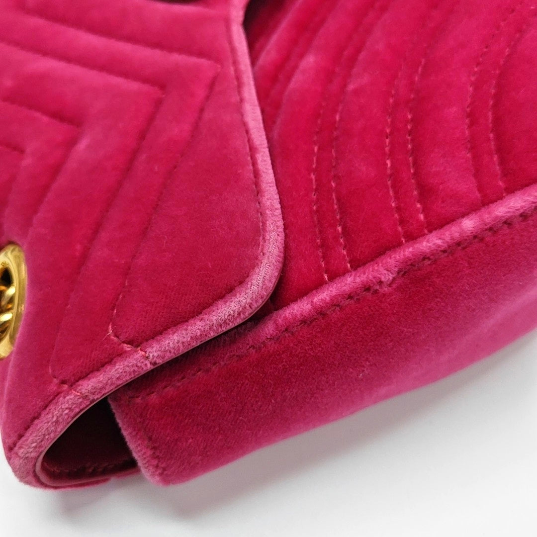Authenticated pre-owned  GG Marmont Medium Quilted Velvet Pink - Shoulder Bag at Looply
