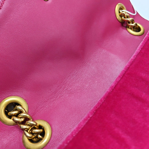Authenticated pre-owned  GG Marmont Medium Quilted Velvet Pink - Shoulder Bag at Looply