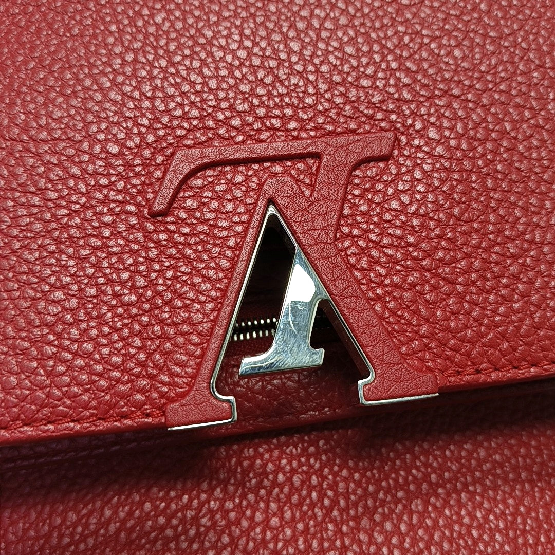 Authenticated pre-owned  Capucines MM Calfskin Red - Shoulder Bag at Looply