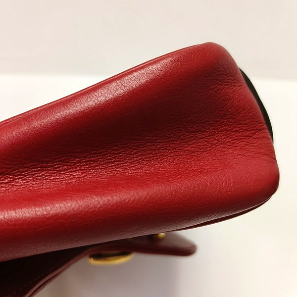Authenticated pre-owned  GG Marmont Medium Calfskin Red - Shoulder Bag at Looply