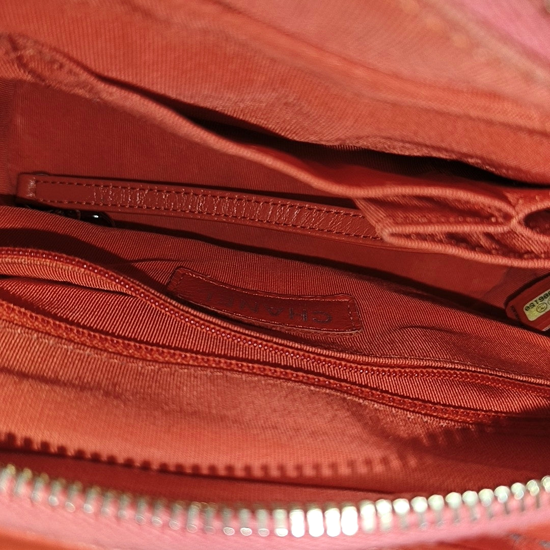 Authenticated pre-owned  Gabrielle Small Quilted Calfskin Red - Shoulder Bag at Looply