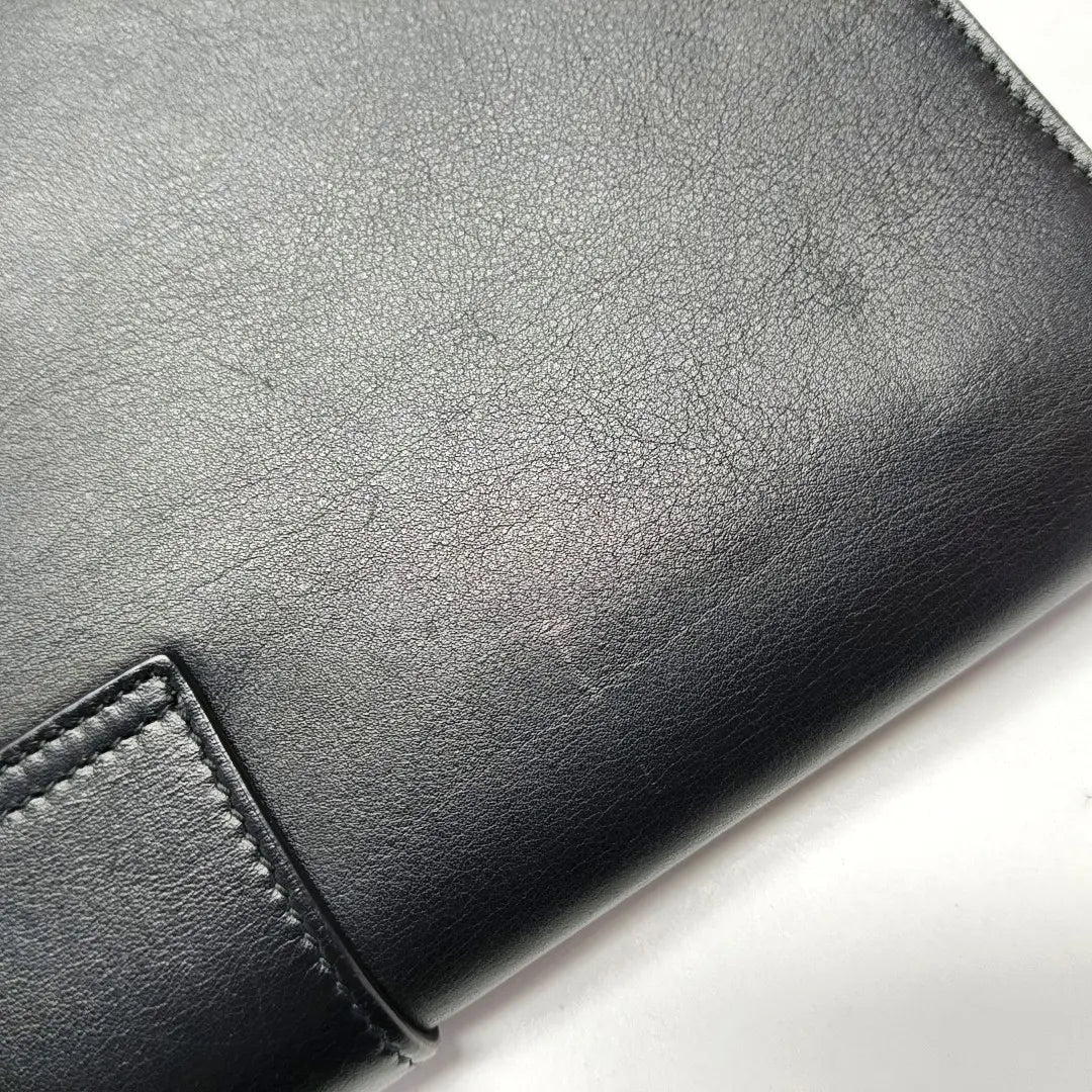 Authenticated pre-owned  Chyc Y Ligne Calfskin Black - Clutch at Looply