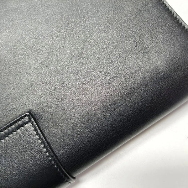 Authenticated pre-owned  Chyc Y Ligne Calfskin Black - Clutch at Looply