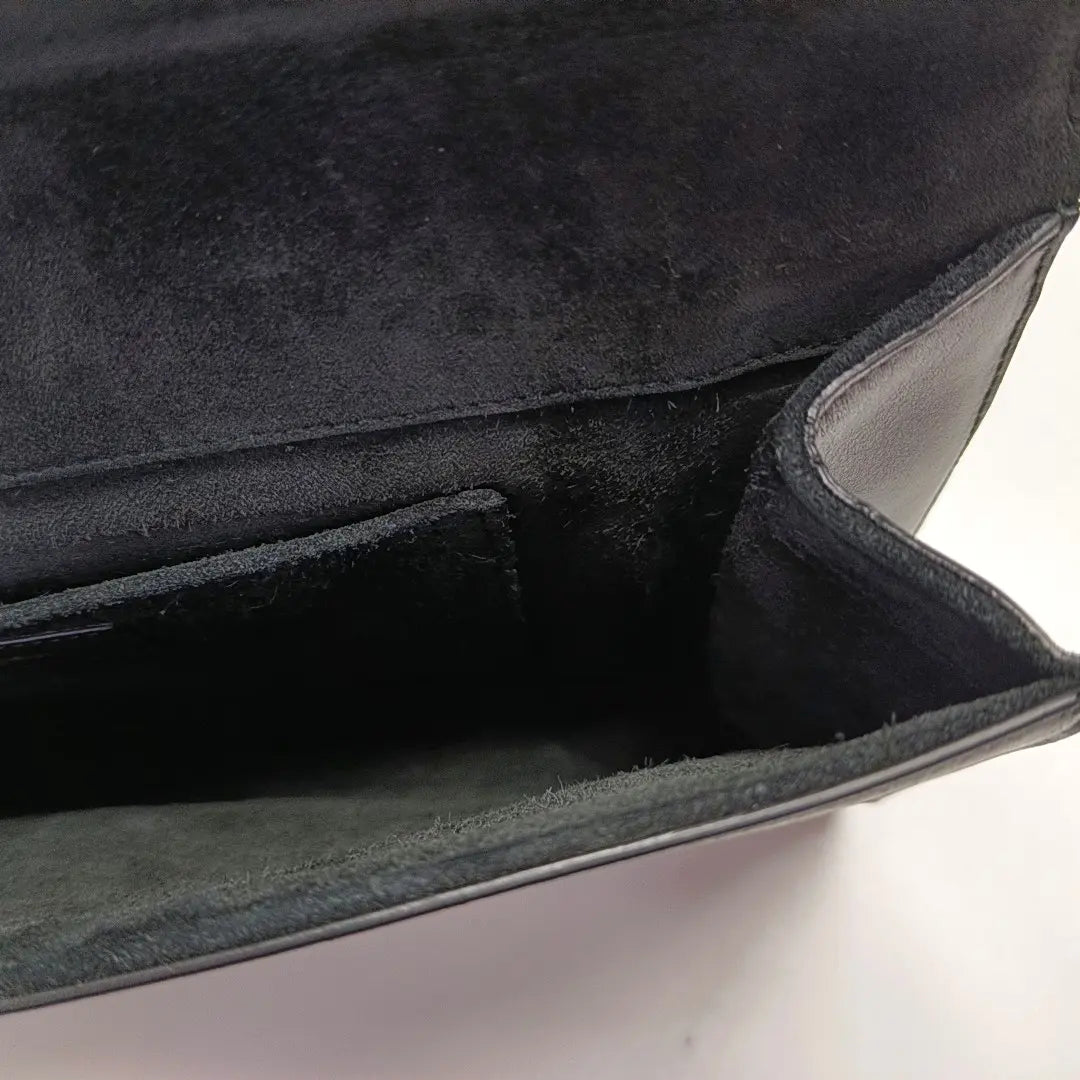 Authenticated pre-owned  Chyc Y Ligne Calfskin Black - Clutch at Looply