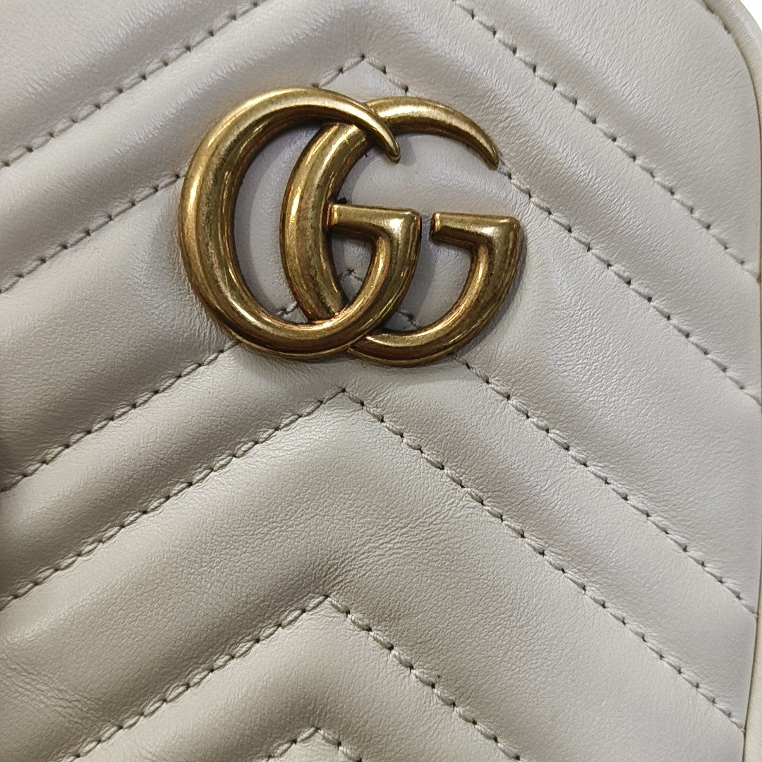 Authenticated pre-owned  GG Marmont Mini Calfskin White - Crossbody Bag at Looply